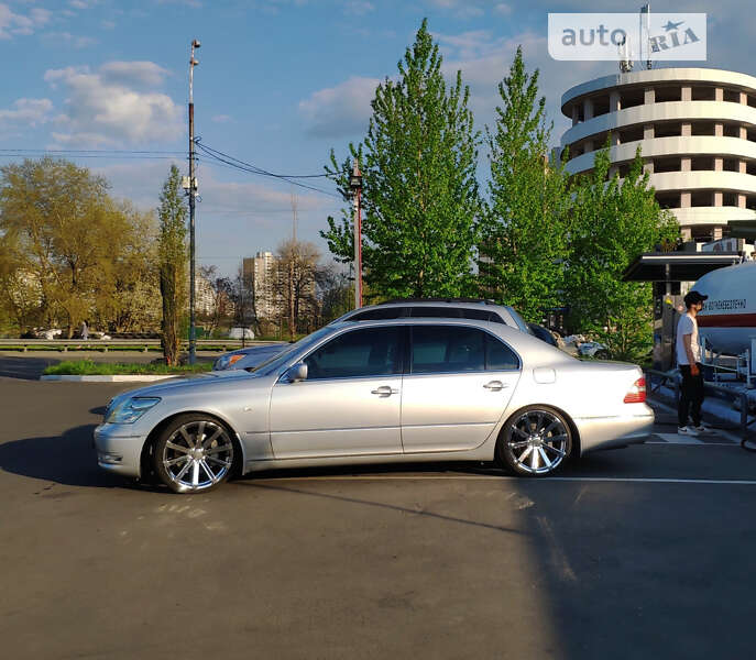 Седан Lexus LS 2003 в Киеве