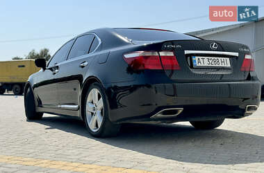 Седан Lexus LS 2008 в Коломые