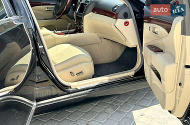 Седан Lexus LS 2008 в Коломые