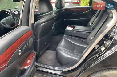 Седан Lexus LS 2010 в 