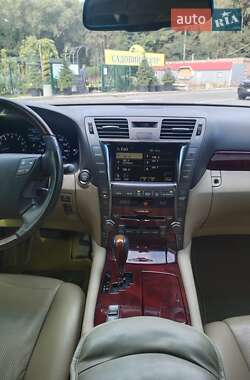 Седан Lexus LS 2008 в Чернигове