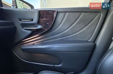 Седан Lexus LS 2018 в 