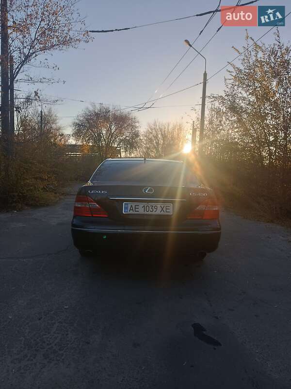 Седан Lexus LS 2004 в Кривому Розі