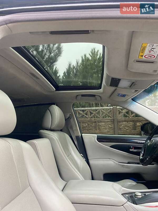 Седан Lexus LS 2013 в Киеве
