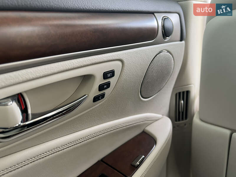 Седан Lexus LS 2014 в Черкасах