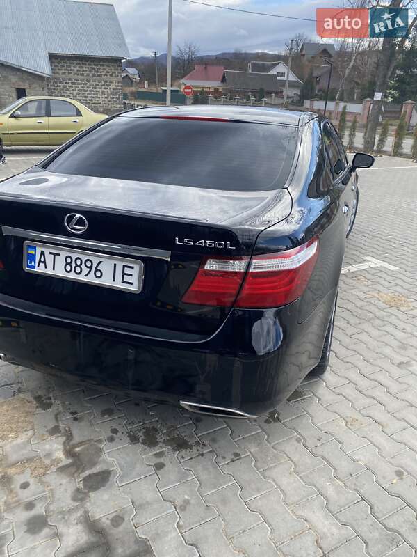 Седан Lexus LS 2007 в Косове