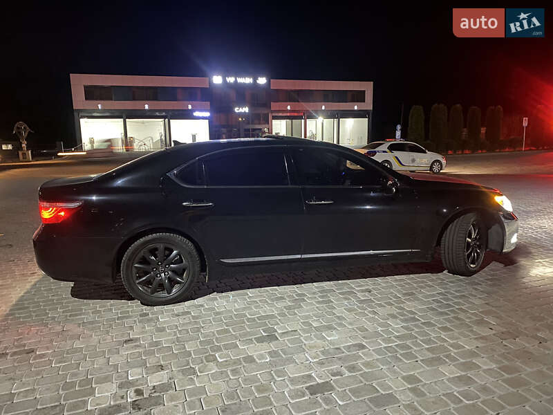 Седан Lexus LS 2007 в Ужгороде