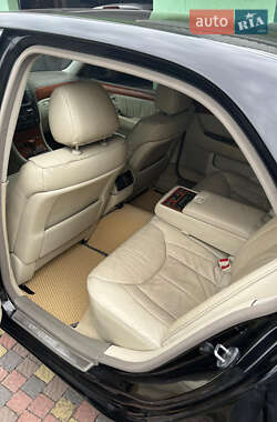 Седан Lexus LS 2001 в 