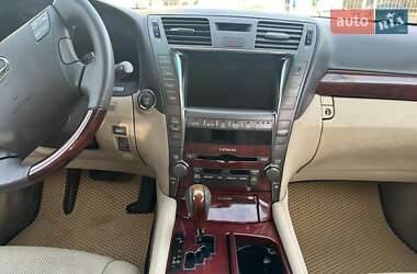Седан Lexus LS 2008 в 
