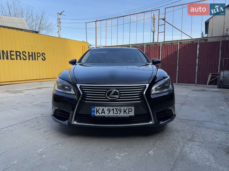 Седан Lexus LS 2012 в Умани