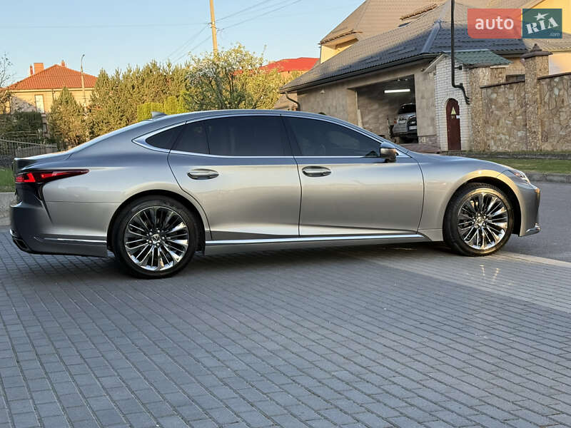 Lexus LS 2022