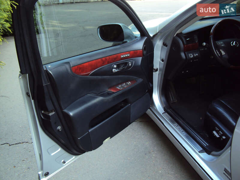 Седан Lexus LS 2008 в Дніпрі