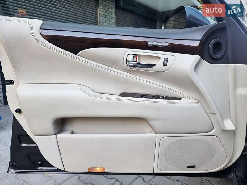 Седан Lexus LS 2007 в Хмельницком