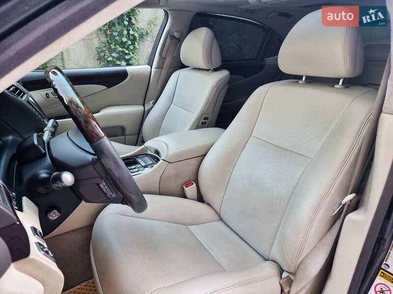 Седан Lexus LS 2007 в Хмельницком