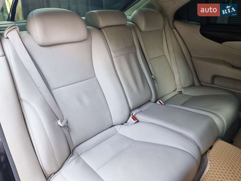 Седан Lexus LS 2007 в Хмельницком