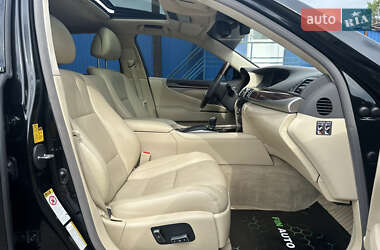 Седан Lexus LS 2014 в 