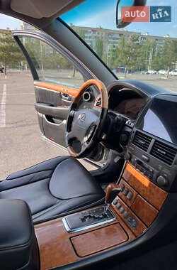Седан Lexus LS 2002 в 
