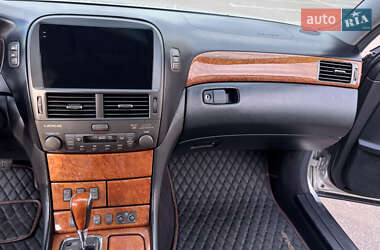 Седан Lexus LS 2002 в 