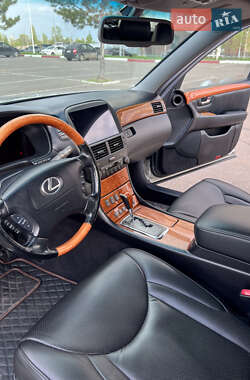 Седан Lexus LS 2002 в 