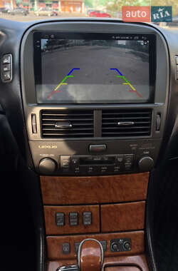 Седан Lexus LS 2002 в 