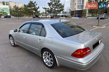 Седан Lexus LS 2002 в 
