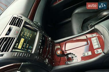 Седан Lexus LS 2007 в 