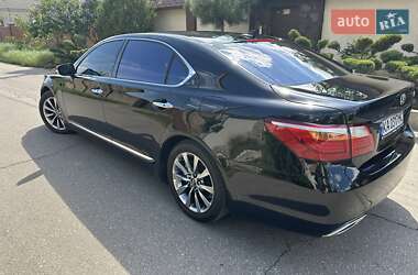 Седан Lexus LS 2010 в 