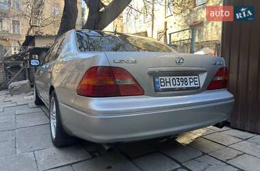 Седан Lexus LS 2000 в 