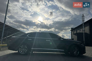 Седан Lexus LS 2013 в 