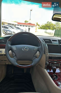 Седан Lexus LS 2007 в 