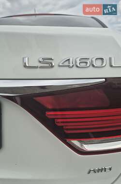 Седан Lexus LS 2013 в 