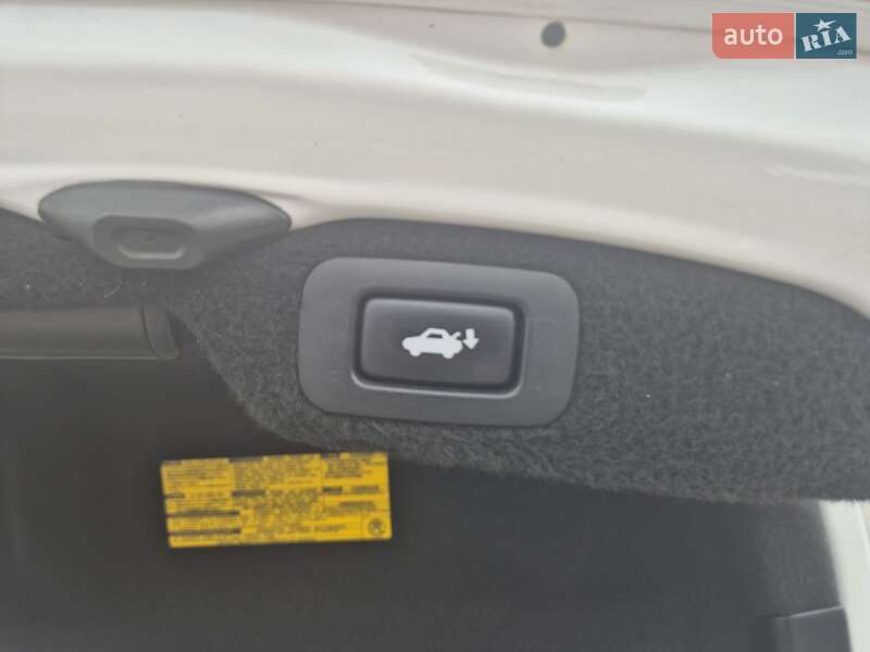 Седан Lexus LS 2013 в Киеве