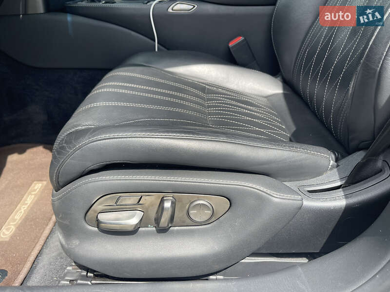 Седан Lexus LS 2019 в Киеве