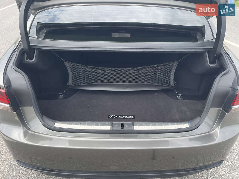 Седан Lexus LS 2019 в Киеве