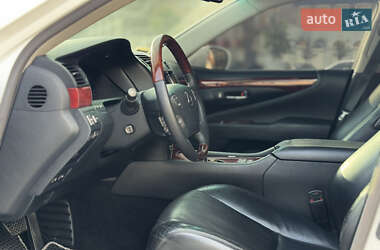 Седан Lexus LS 2008 в 