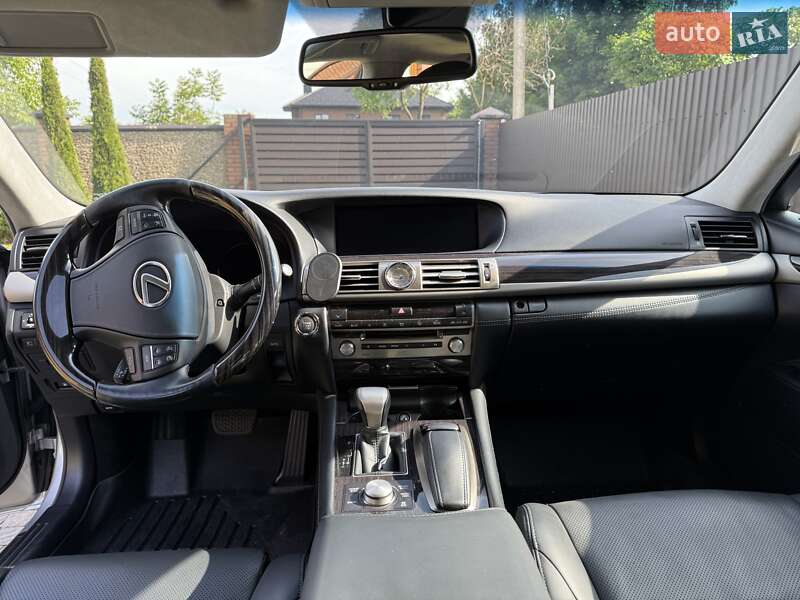 Седан Lexus LS 2014 в Луцке