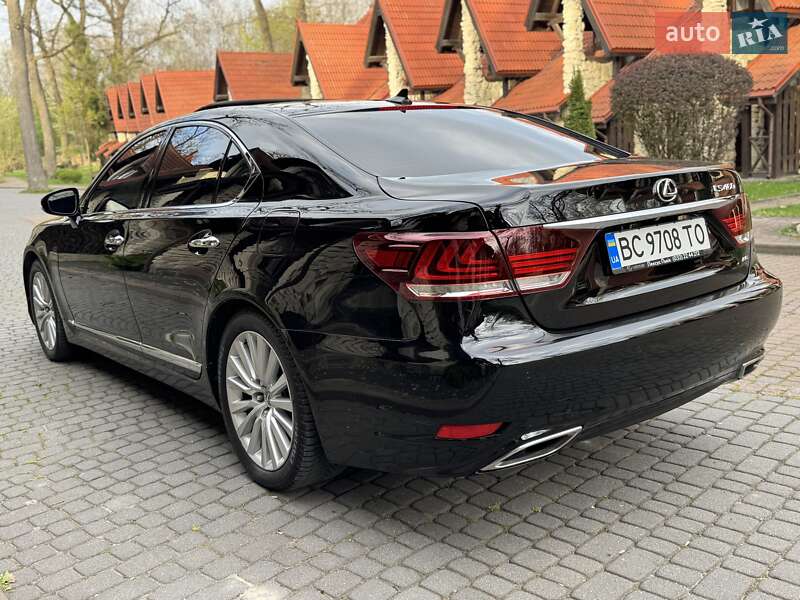 Седан Lexus LS 2013 в Львові