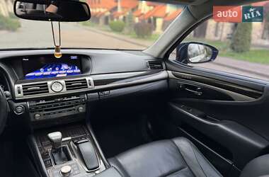 Седан Lexus LS 2013 в 
