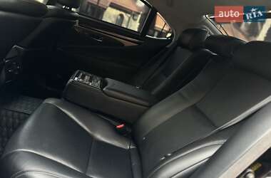 Седан Lexus LS 2013 в 