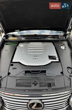 Седан Lexus LS 2013 в 