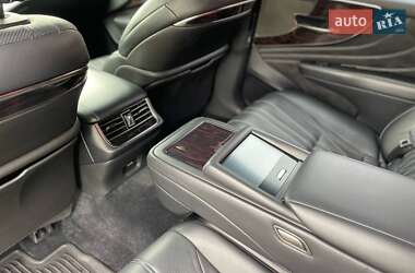 Седан Lexus LS 2018 в 