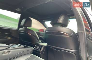 Седан Lexus LS 2018 в 