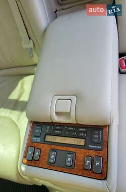 Седан Lexus LS 2005 в 