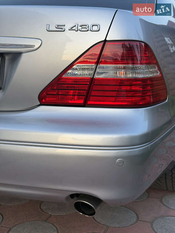 Седан Lexus LS 2004 в Вараше