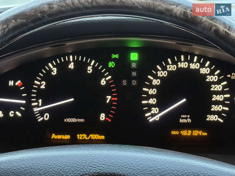 Седан Lexus LS 2004 в Вараше