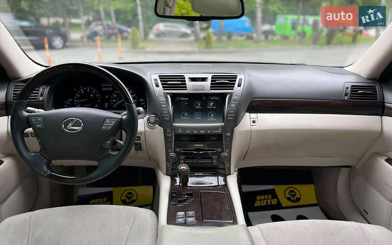 Седан Lexus LS 2007 в Львове