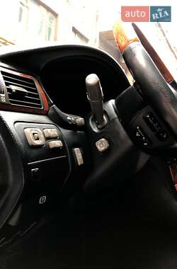 Седан Lexus LS 2004 в 