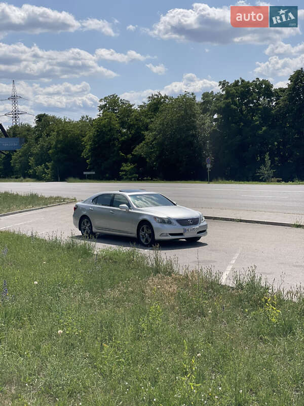 Седан Lexus LS 2008 в Дніпрі