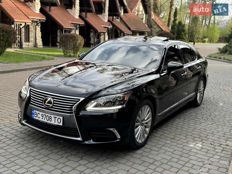 Седан Lexus LS 2013 в Львове