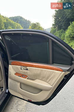 Седан Lexus LS 2004 в 